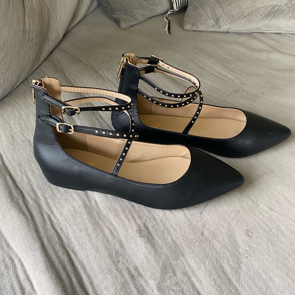 NEW WIDE black studded flats